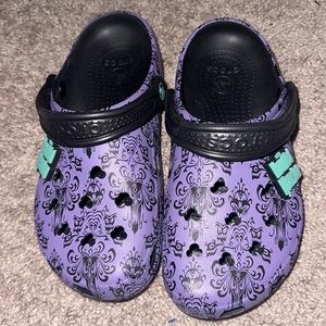 Disney’s Haunted Mansion crocs size 8